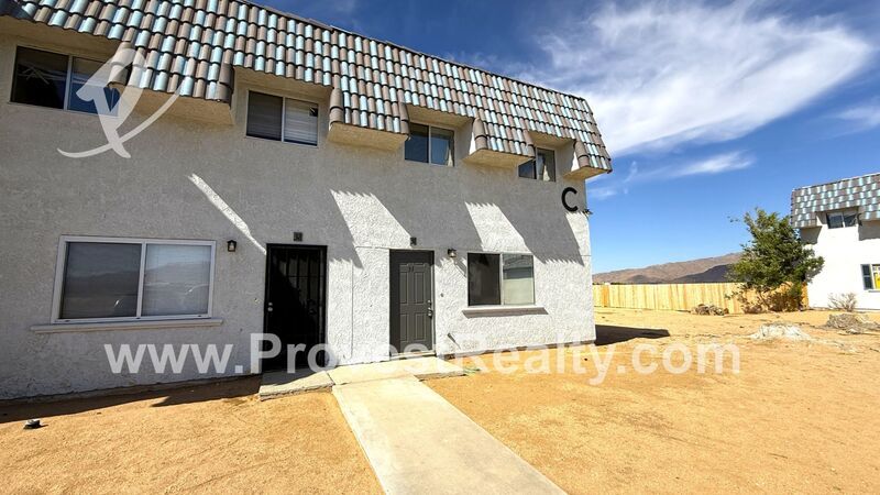 Spacious 3 Bed, 2 Bath Apple Valley Townhome!! property image
