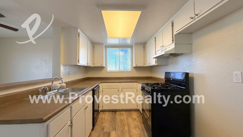 Spacious 3 Bed, 2 Bath Apple Valley Townhome!! property image
