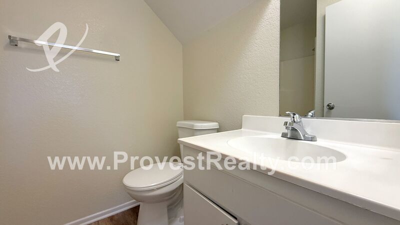 Spacious 3 Bed, 2 Bath Apple Valley Townhome!! property image