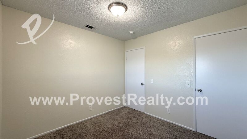 Spacious 3 Bed, 2 Bath Apple Valley Townhome!! property image