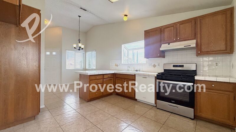 Charming 3 Bedroom, 2 Bathroom Hesperia Home!!! property image