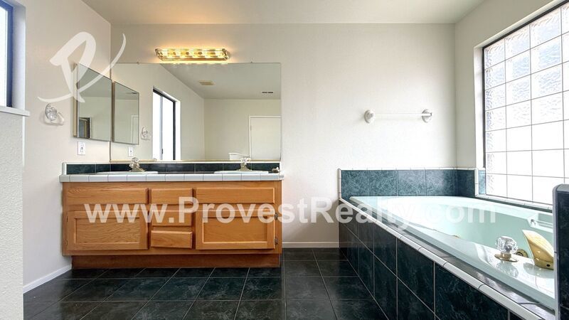 Charming 3 Bedroom, 2 Bathroom Hesperia Home!!! property image