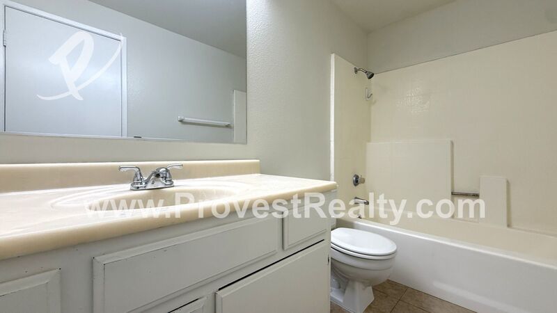 Charming 3 Bedroom, 2 Bathroom Hesperia Home!!! property image