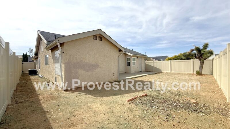 Charming 3 Bedroom, 2 Bathroom Hesperia Home!!! property image