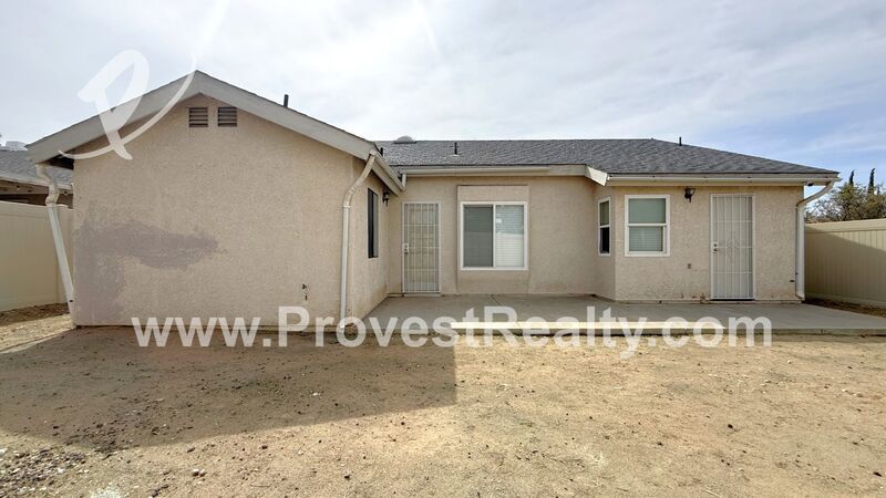 Charming 3 Bedroom, 2 Bathroom Hesperia Home!!! property image
