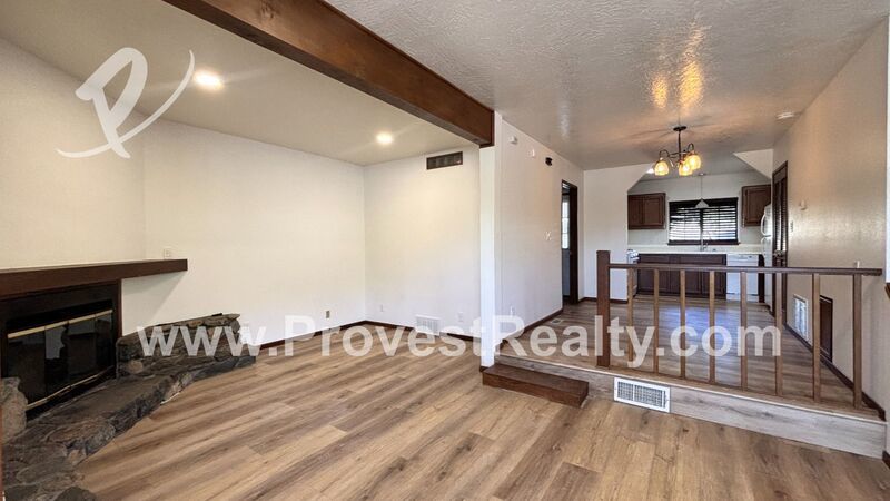 Charming 2 Bedroom, 1.5 Bath Wrightwood Apartment!! property image