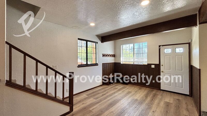 Charming 2 Bedroom, 1.5 Bath Wrightwood Apartment!! property image