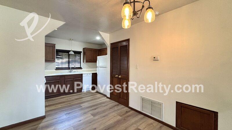 Charming 2 Bedroom, 1.5 Bath Wrightwood Apartment!! property image