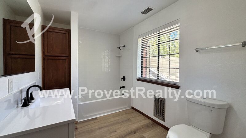 Charming 2 Bedroom, 1.5 Bath Wrightwood Apartment!! property image