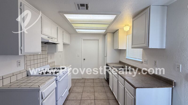 Cozy 2 Bed, 1 Bath Apple Valley Apartment! property image