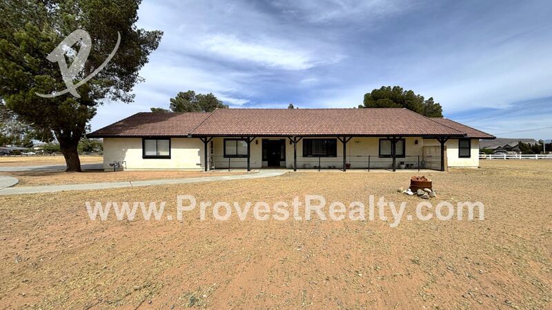 Charming 3 Bed, 2 Bath Apple Valley Home w/ Bonus Room!! property image