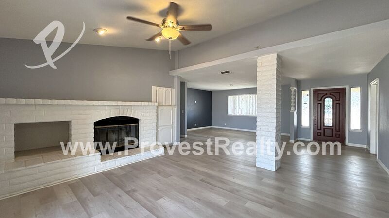 Charming 3 Bed, 2 Bath Apple Valley Home w/ Bonus Room!! property image