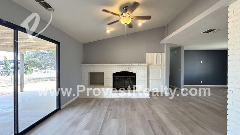 Charming 3 Bed, 2 Bath Apple Valley Home w/ Bonus Room!! property image