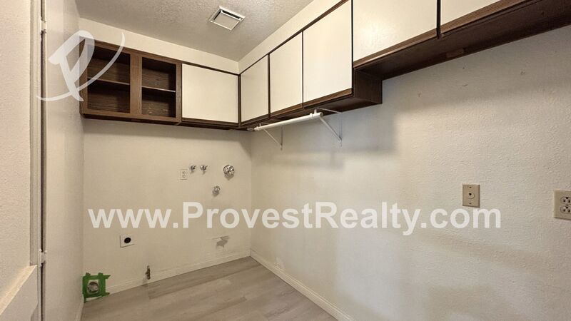 Charming 3 Bed, 2 Bath Apple Valley Home w/ Bonus Room!! property image