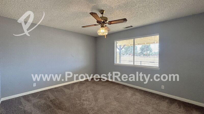 Charming 3 Bed, 2 Bath Apple Valley Home w/ Bonus Room!! property image