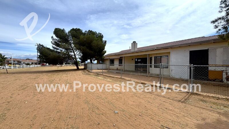 Charming 3 Bed, 2 Bath Apple Valley Home w/ Bonus Room!! property image
