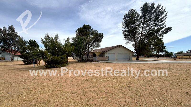 Charming 3 Bed, 2 Bath Apple Valley Home w/ Bonus Room!! property image
