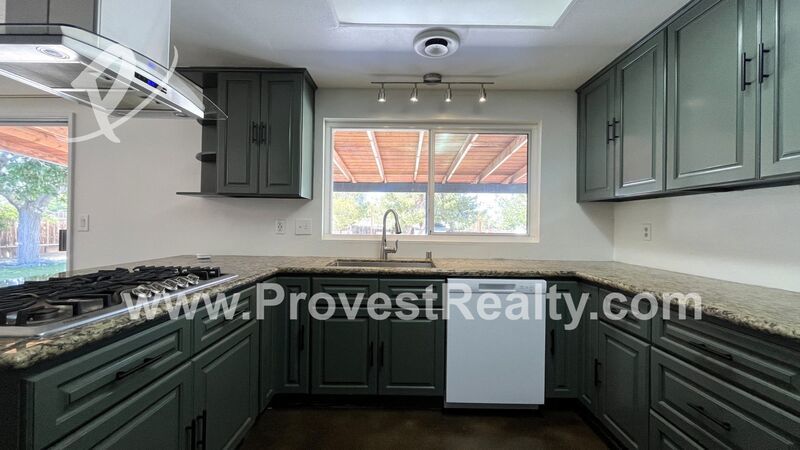 Beautiful 3 Bedroom, 2 Bathroom Hesperia Home with Solar Included!! property image