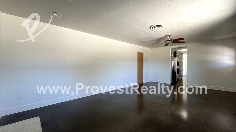 Beautiful 3 Bedroom, 2 Bathroom Hesperia Home with Solar Included!! property image