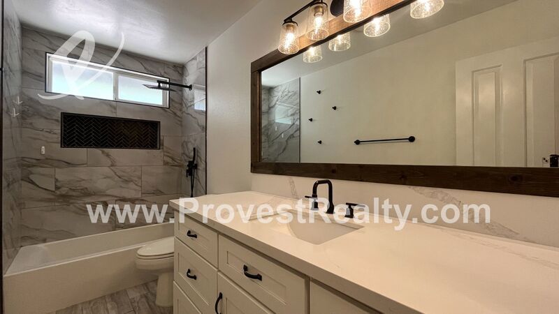 Beautiful 3 Bedroom, 2 Bathroom Hesperia Home with Solar Included!! property image