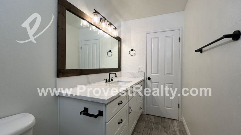 Beautiful 3 Bedroom, 2 Bathroom Hesperia Home with Solar Included!! property image