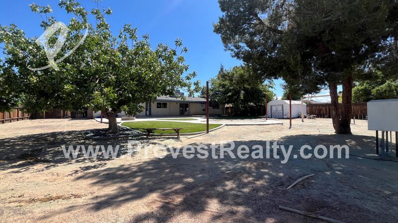 Beautiful 3 Bedroom, 2 Bathroom Hesperia Home with Solar Included!! property image