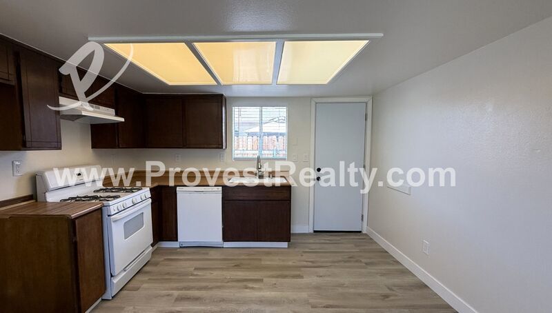 Well Maintained 2-bed, 1-bath Apartment in Apple Valley! property image