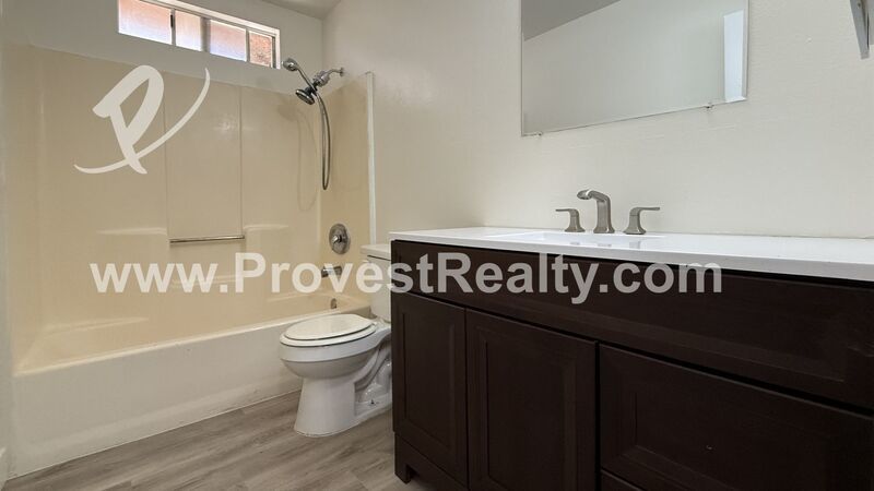 Well Maintained 2-bed, 1-bath Apartment in Apple Valley! property image