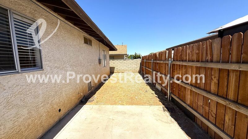 Well Maintained 2-bed, 1-bath Apartment in Apple Valley! property image