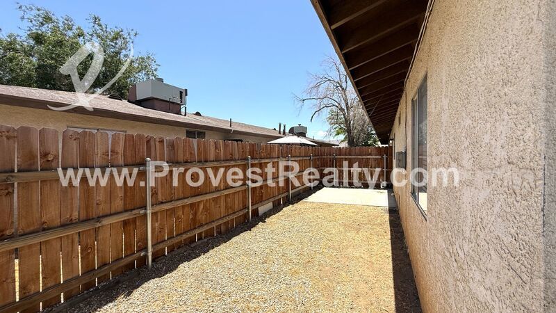 Well Maintained 2-bed, 1-bath Apartment in Apple Valley! property image