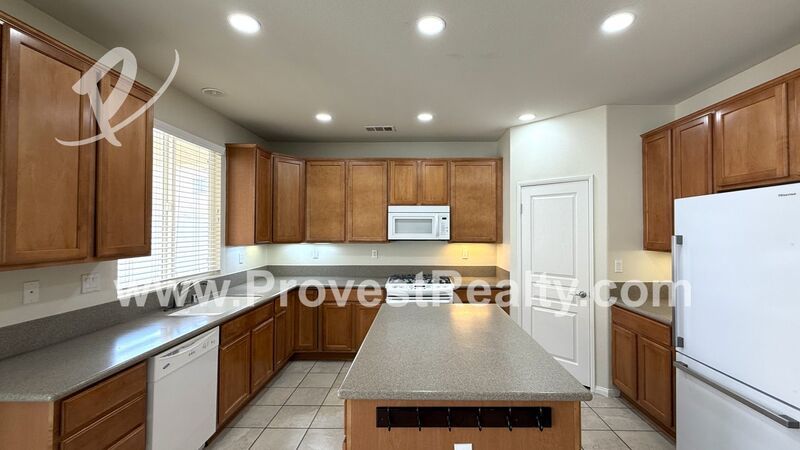 Beautiful 4 Bed, 2.5 Bath Victorville Home!!! property image