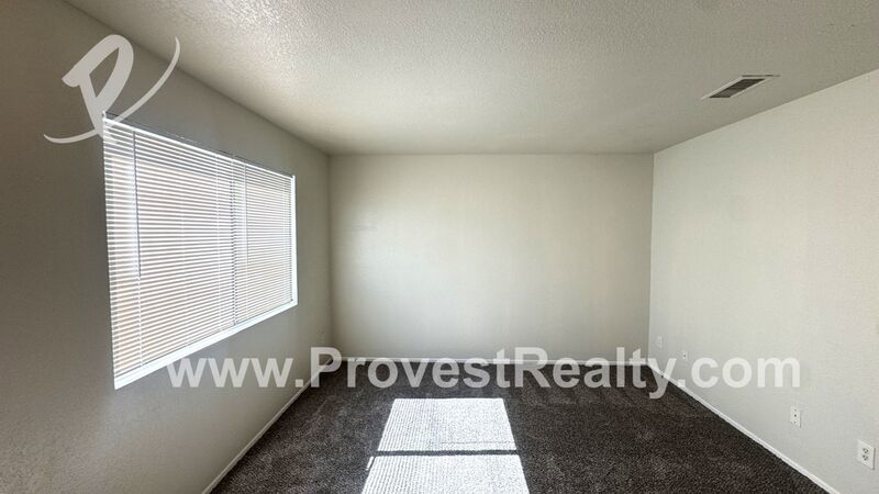 Cozy 2 Bedroom 1.5 Bathroom Apple Valley Townhome!! property image
