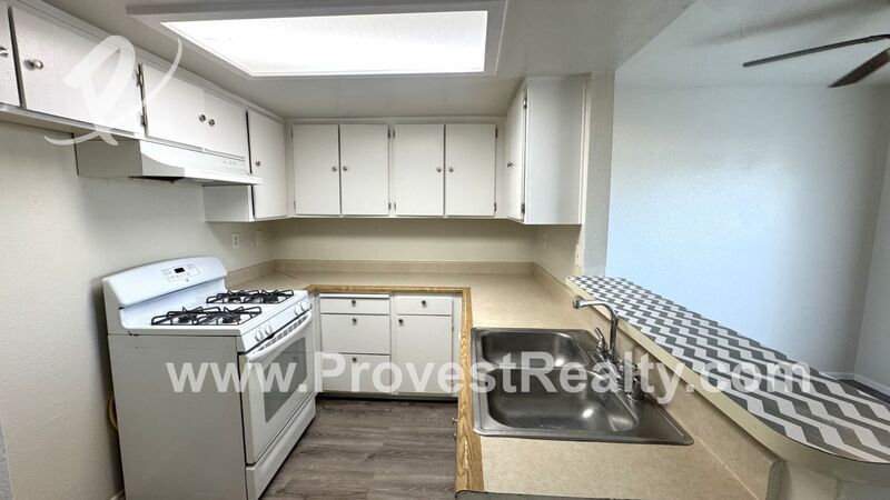 Cozy 2 Bedroom 1.5 Bathroom Apple Valley Townhome!! property image