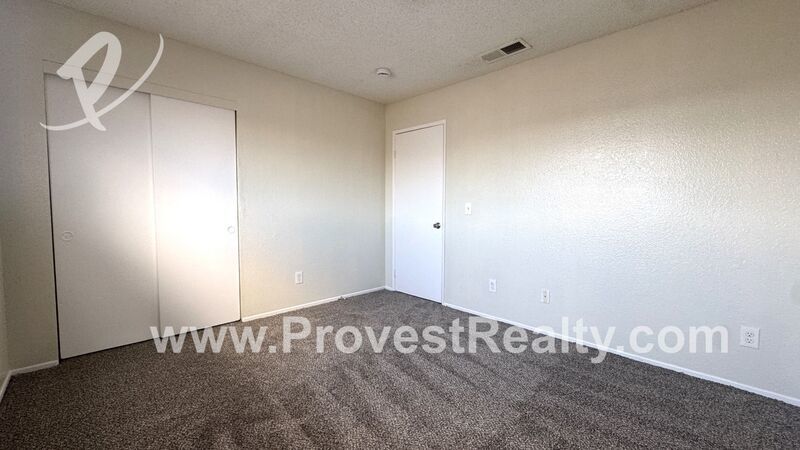 Cozy 2 Bedroom 1.5 Bathroom Apple Valley Townhome!! property image