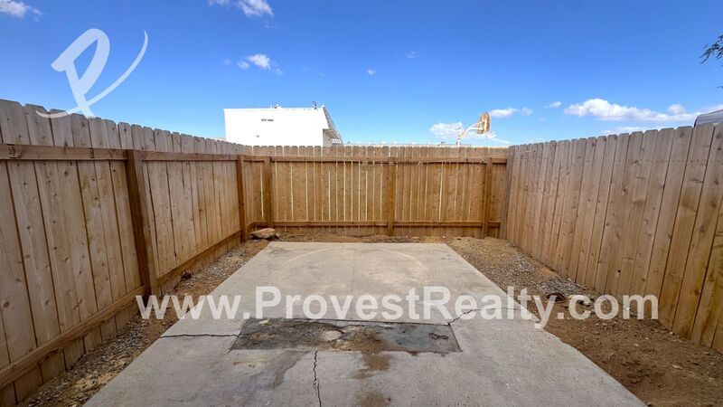 Cozy 2 Bedroom 1.5 Bathroom Apple Valley Townhome!! property image
