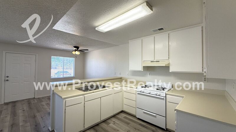Cozy 1 Bed, 1 Bath Apartment in Apple Valley!! property image