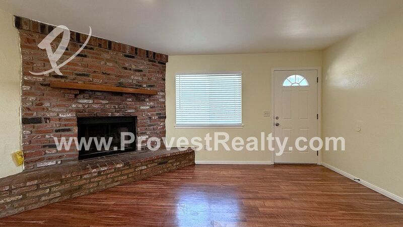 Enchanting 3 Bedroom, 1.5 Bathroom Apple Valley Home!! property image
