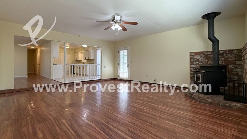 Enchanting 3 Bedroom, 1.5 Bathroom Apple Valley Home!! property image