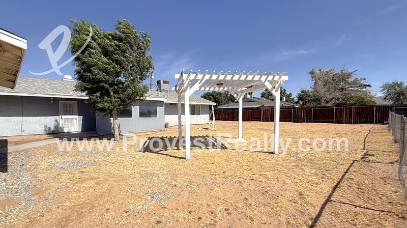 Enchanting 3 Bedroom, 1.5 Bathroom Apple Valley Home!! property image