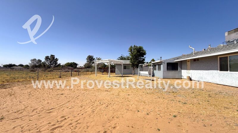 Enchanting 3 Bedroom, 1.5 Bathroom Apple Valley Home!! property image
