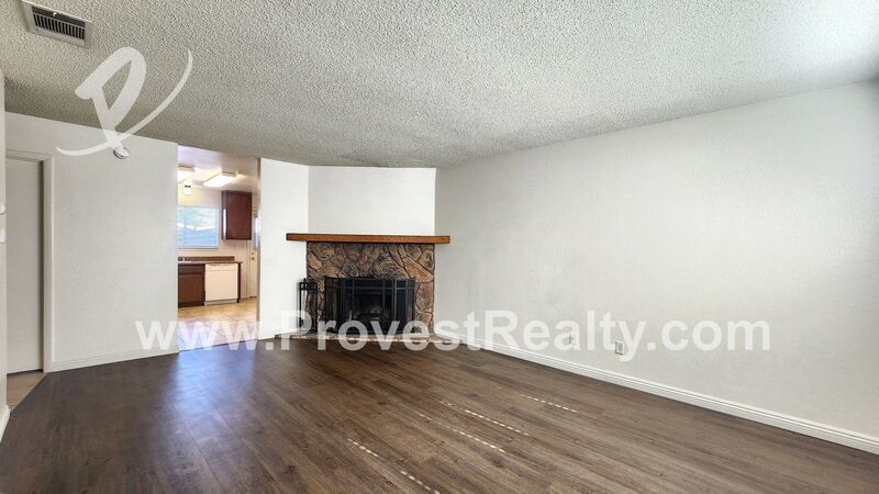 Charming 2 Bed, 2 Bath Apple Valley Apartment!!! property image
