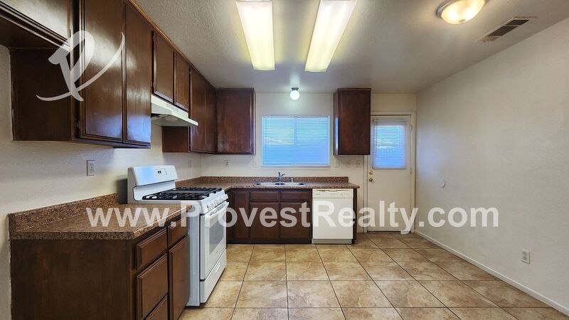 Charming 2 Bed, 2 Bath Apple Valley Apartment!!! property image