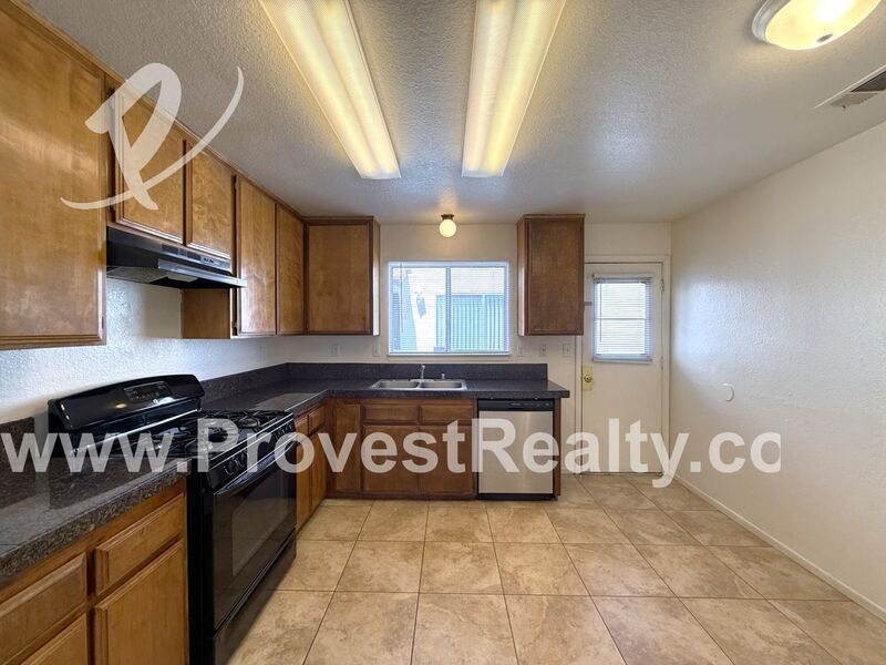 Cozy 2 Bed, 2 Bath Apple Valley Apartment!!! property image