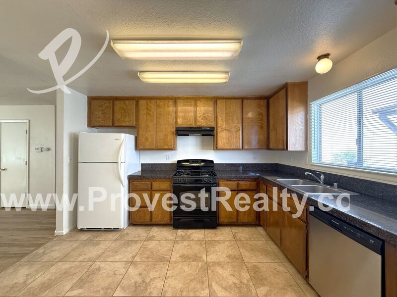 Cozy 2 Bed, 2 Bath Apple Valley Apartment!!! property image