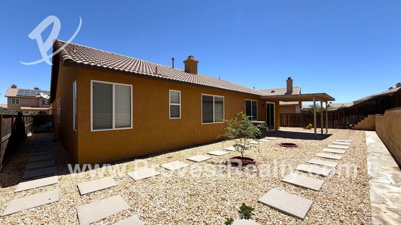 Stunning 5 Bedroom, 3 Bathroom, Single-Story Hesperia Home!! property image