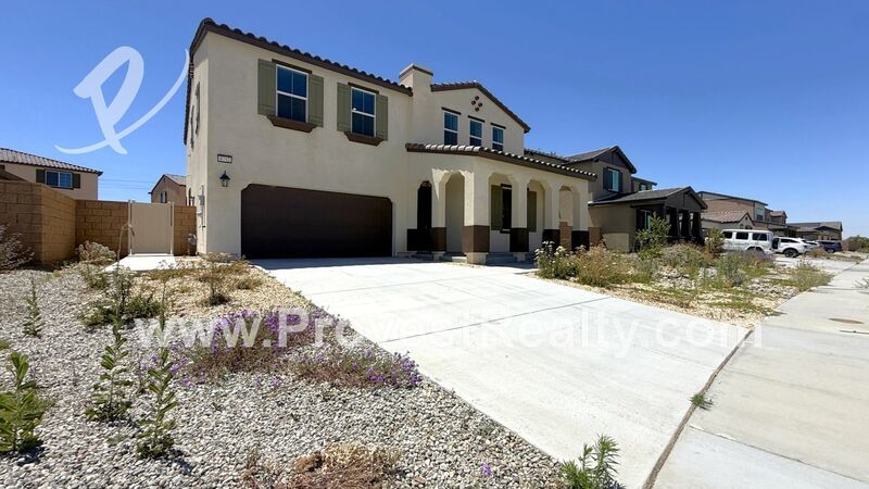 Stunning, New Build 4 Bed, 3 Bath Hesperia Home w SOLAR!!! property image
