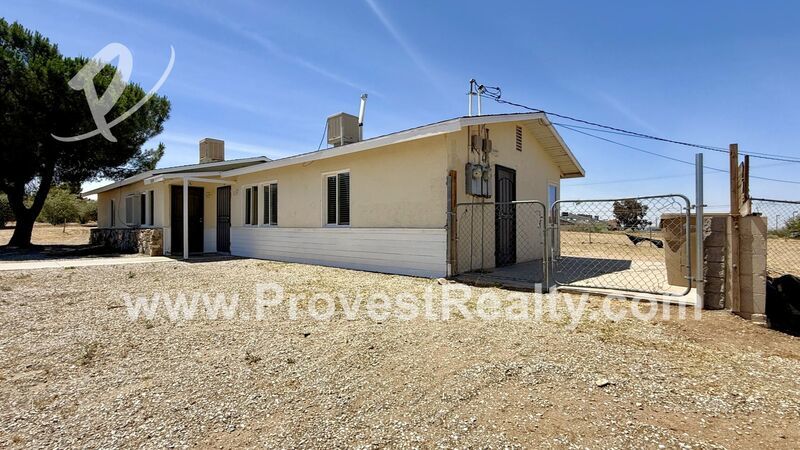 2 Bedroom, 1 Bathroom Hesperia Apartment!!! property image
