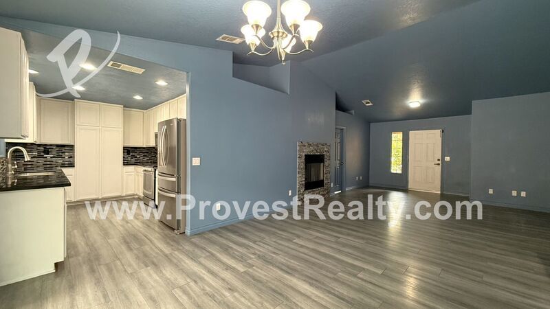 Beautiful 4 Bedroom, 2 Bathroom Apple Valley Home with Solar!!! property image