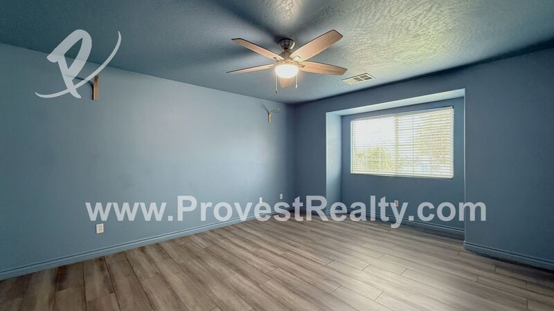 Beautiful 4 Bedroom, 2 Bathroom Apple Valley Home with Solar!!! property image