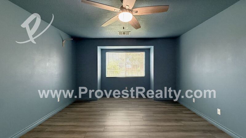 Beautiful 4 Bedroom, 2 Bathroom Apple Valley Home with Solar!!! property image